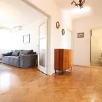 Kate's Apartman *